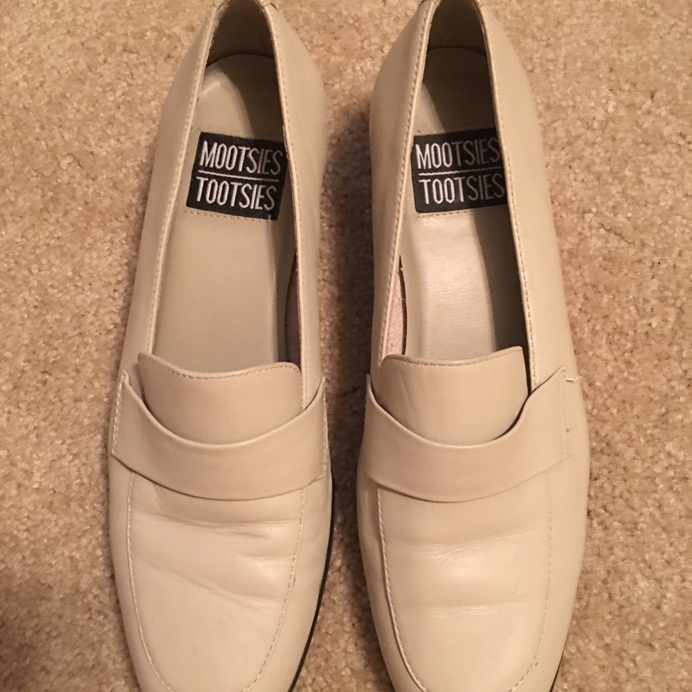 Cream colored loafers - Picture 2 of 4